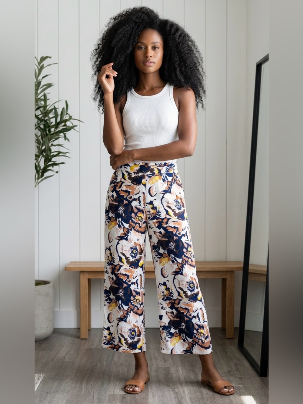 2 for $25 Pants Ladies T Tahari Wide Leg Cropped Pants Navy Floral Size L EUC